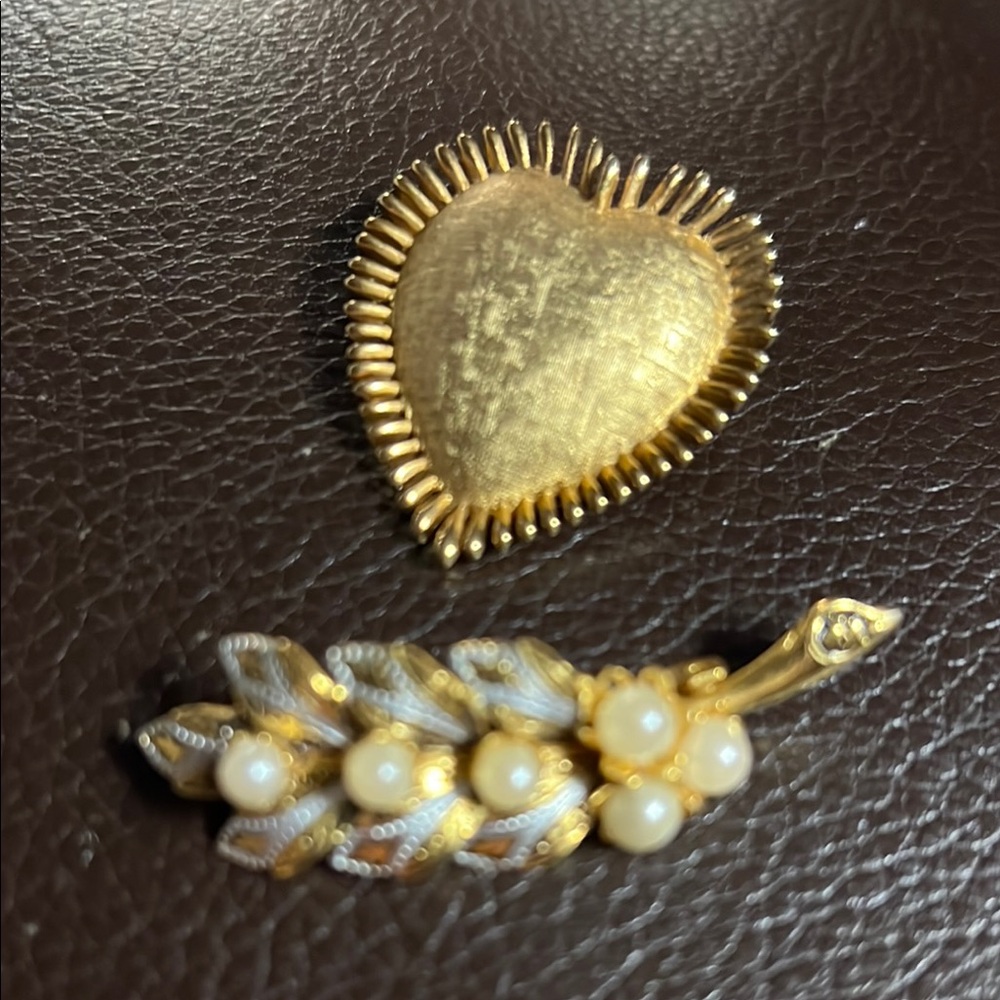 Vintage Gold Heart and Pearl Leaf Brooch Set